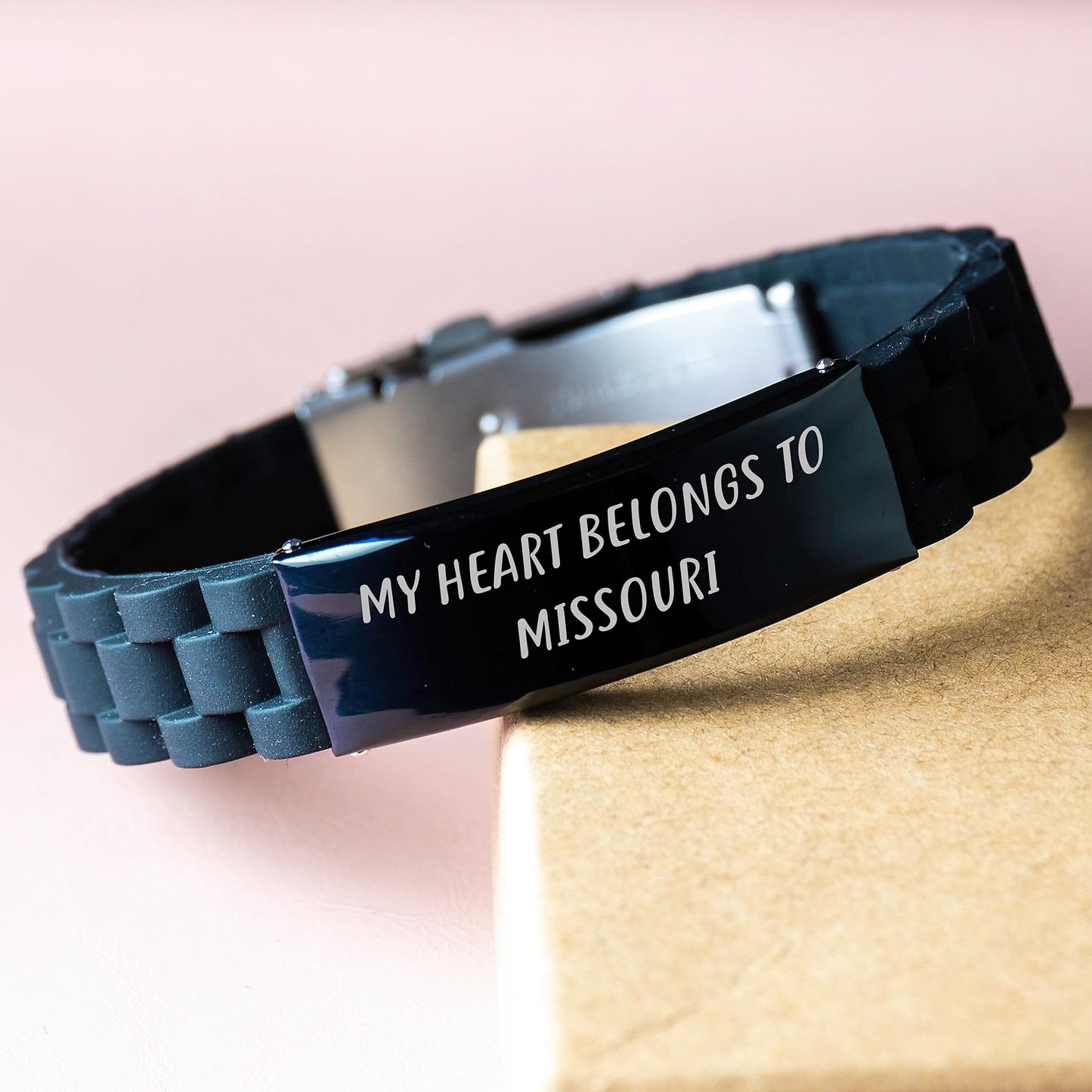 Unique Missouri Gifts from Friends for Birthday - 'My Heart Belongs To Missouri' Glide lock Clasp Bracelet, Adjustable and Rust-Resistant - Image 3